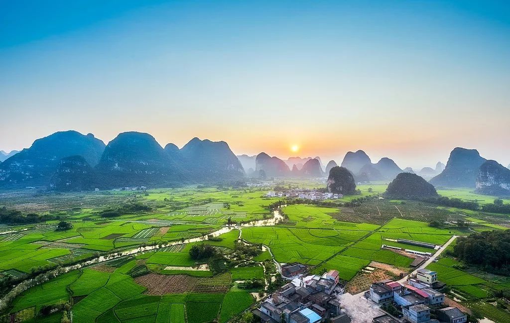 广西之光，高科技产品引领未来，科技革新生活体验